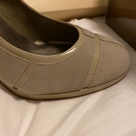 New in the box - Franco Sarto heels suede w leather detail - Picture 6 of 6